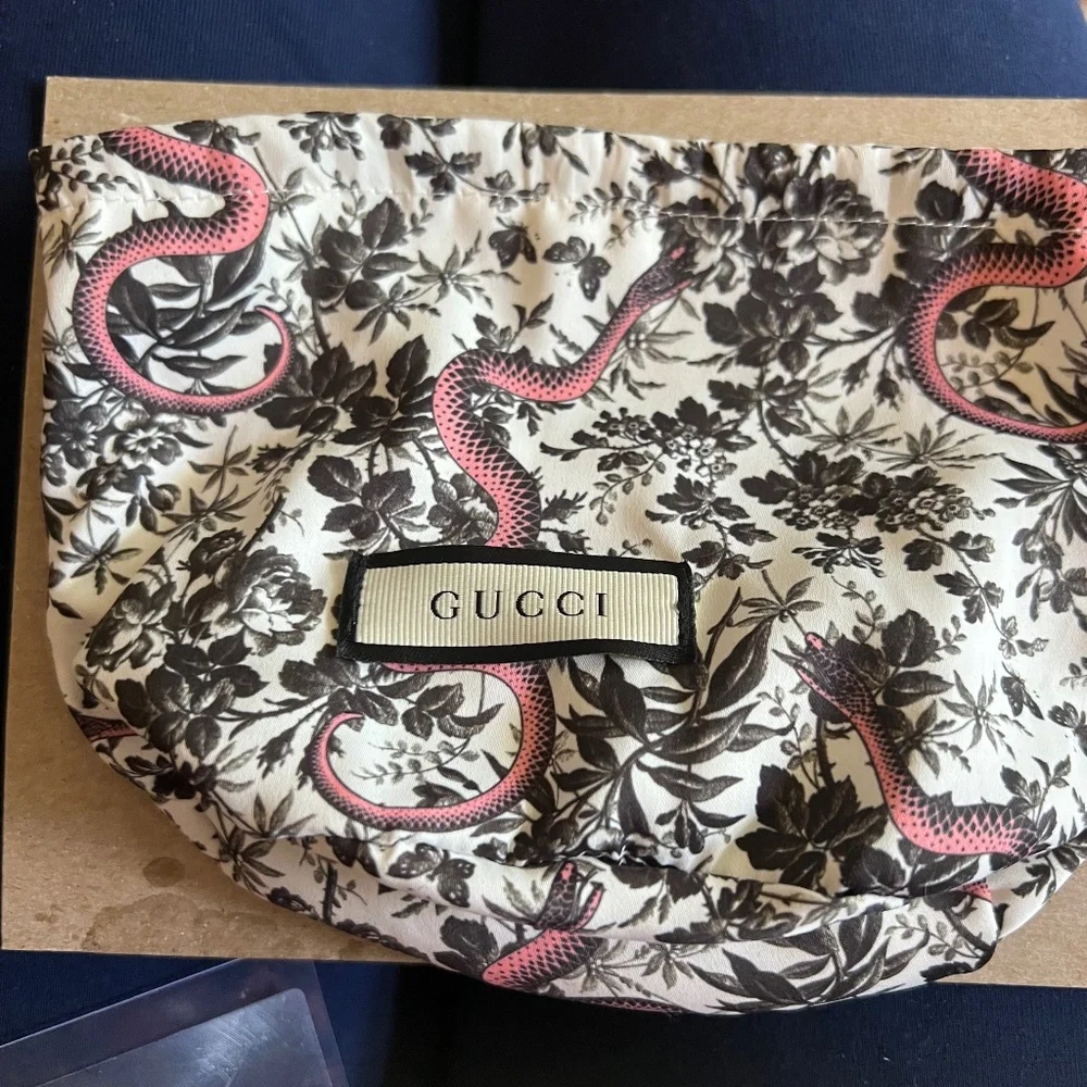 Gucci Necklace - Picture 3 of 3